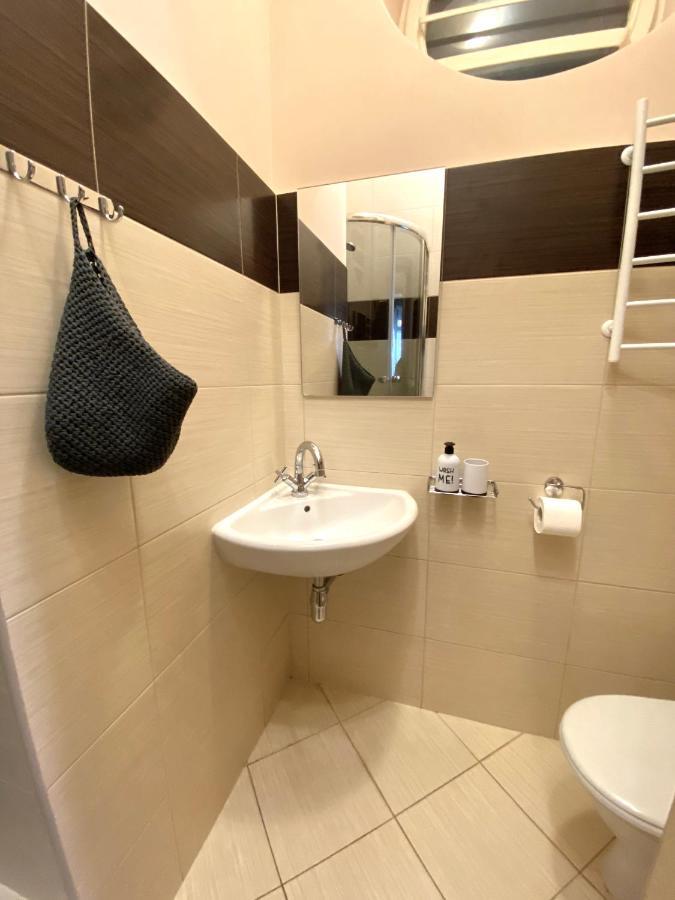 Family Apartment Lviv Eksteriør billede