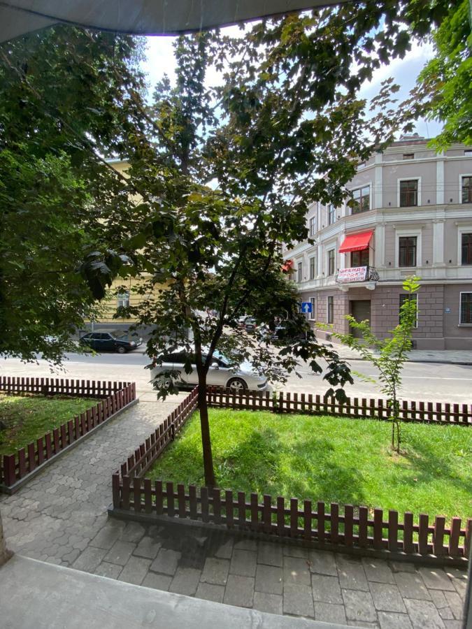 Family Apartment Lviv Eksteriør billede