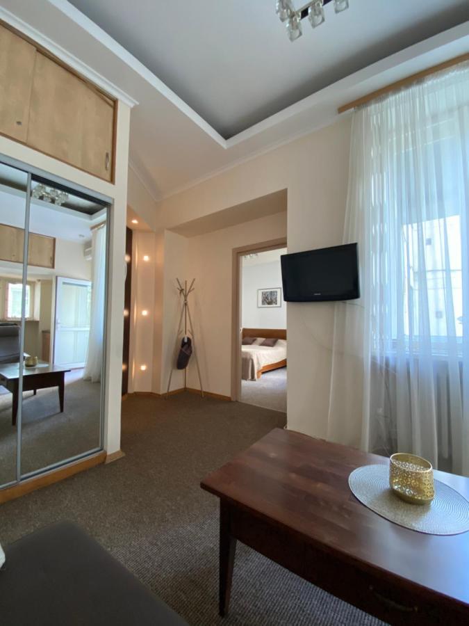 Family Apartment Lviv Eksteriør billede