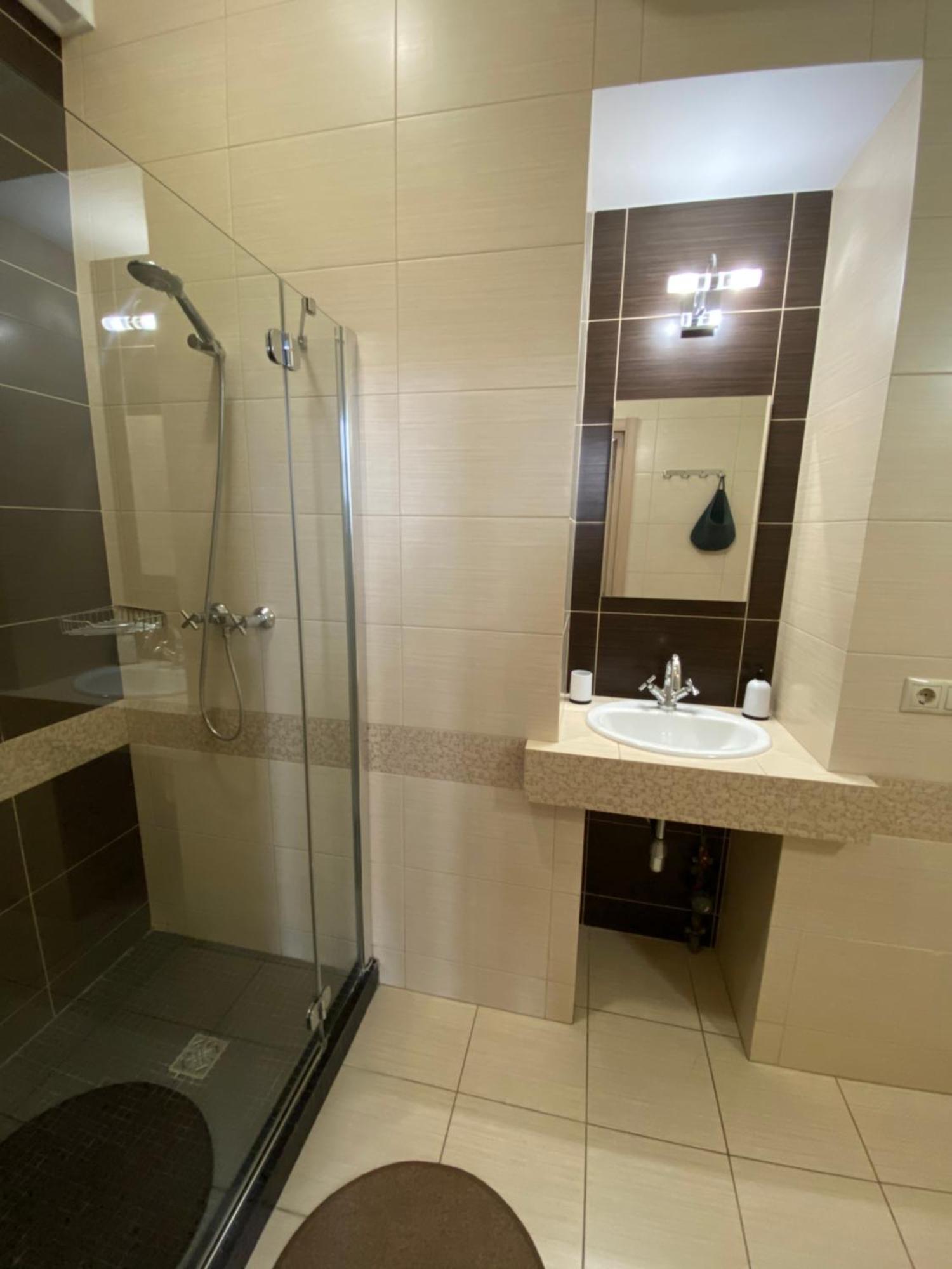 Family Apartment Lviv Eksteriør billede